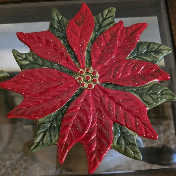 Hand painted ceramic poinsettia trivet- set of 2 - Picture 3 of 5